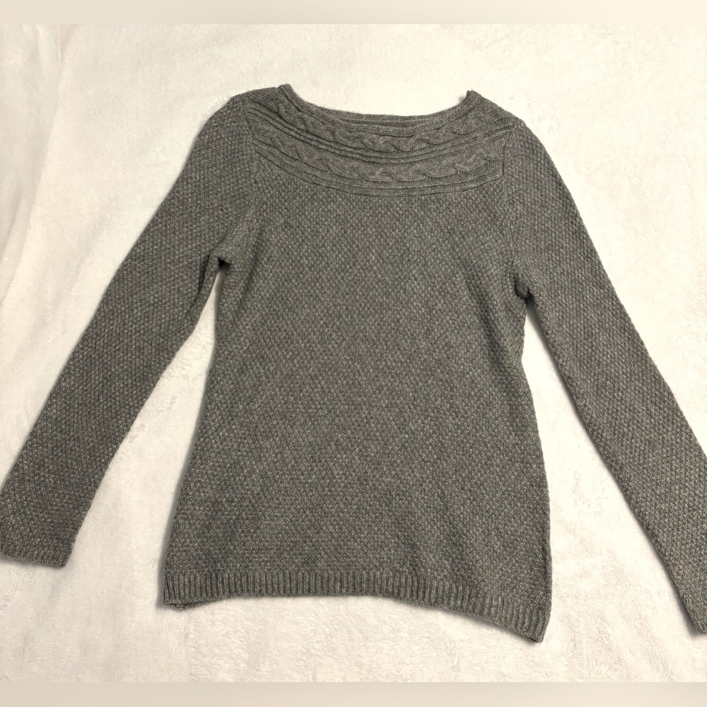 NWT! New Croft and Barrow Gray Sweater Size S